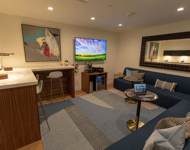 8017 W Norton Avenue - Photo Thumbnail 15
