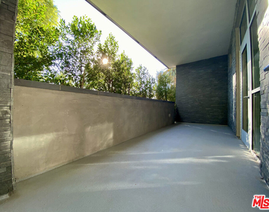 8017 W Norton Avenue - Photo Thumbnail 10