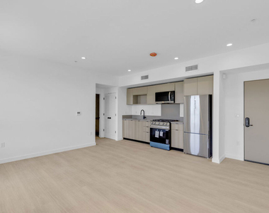 1825 N New Hampshire Avenue - Photo Thumbnail 5