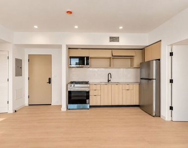 1825 N New Hampshire Avenue - Photo Thumbnail 5