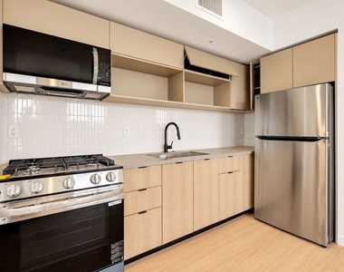 1825 N New Hampshire Avenue - Photo Thumbnail 6