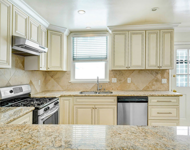 2227 Montana Avenue - Photo Thumbnail 7