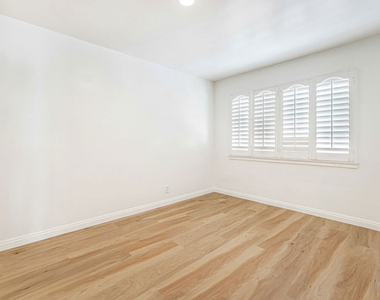 2227 Montana Avenue - Photo Thumbnail 8
