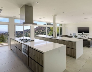 2189 Summitridge Drive - Photo Thumbnail 9