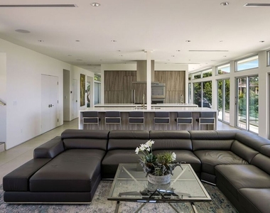 2189 Summitridge Drive - Photo Thumbnail 14