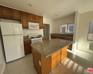 315 N Coronado Street - Photo Thumbnail 1