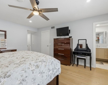 6206 Hesperia Avenue - Photo Thumbnail 8
