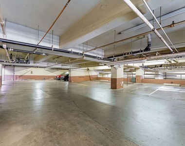 540 Kelton Avenue - Photo Thumbnail 14