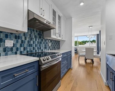 540 Kelton Avenue - Photo Thumbnail 5