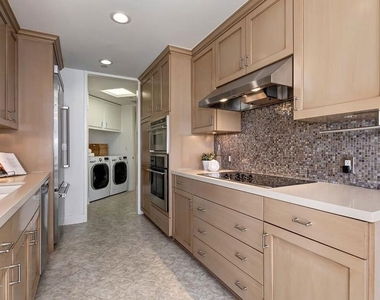 10350 Wilshire Boulevard - Photo Thumbnail 18