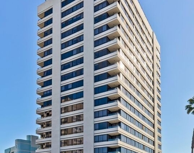 10350 Wilshire Boulevard - Photo Thumbnail 2