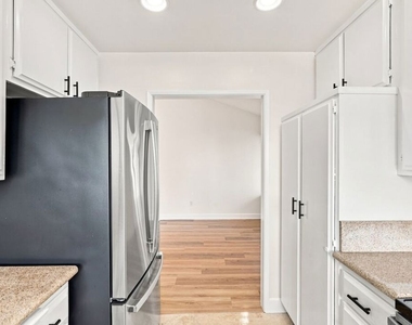 2322 Palos Verdes Drive - Photo Thumbnail 11