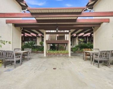 2322 Palos Verdes Drive - Photo Thumbnail 21