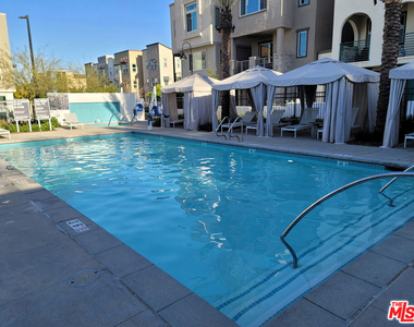 628 Grace Avenue - Photo Thumbnail 2