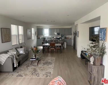 628 Grace Avenue - Photo Thumbnail 15