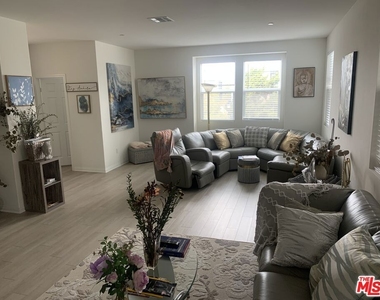628 Grace Avenue - Photo Thumbnail 9