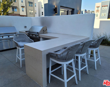 628 Grace Avenue - Photo Thumbnail 6
