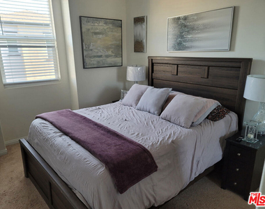 628 Grace Avenue - Photo Thumbnail 5
