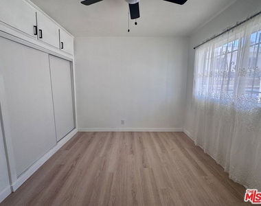 1542 W 60th Street - Photo Thumbnail 13