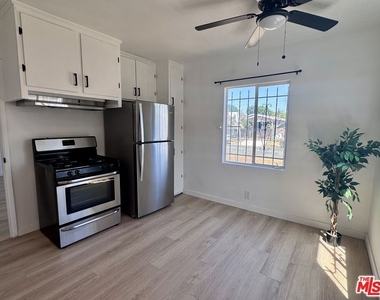 1542 W 60th Street - Photo Thumbnail 4