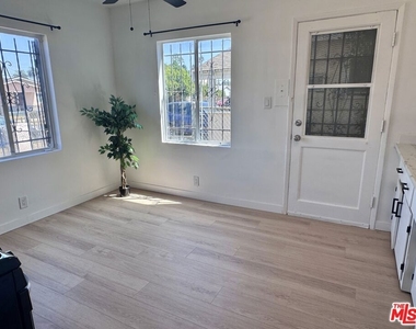 1542 W 60th Street - Photo Thumbnail 3