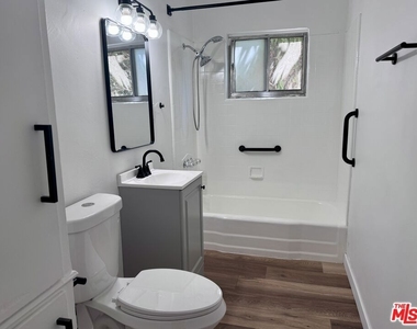 1542 W 60th Street - Photo Thumbnail 7