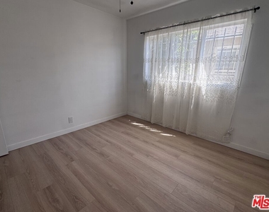 1542 W 60th Street - Photo Thumbnail 18