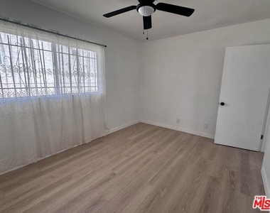 1542 W 60th Street - Photo Thumbnail 14