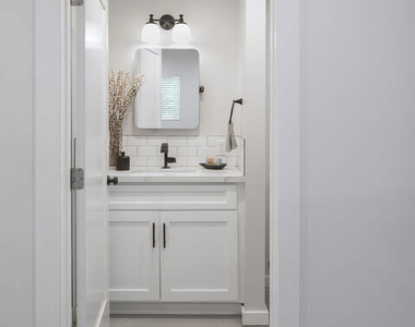 2528 Clyde Ave - Photo Thumbnail 9