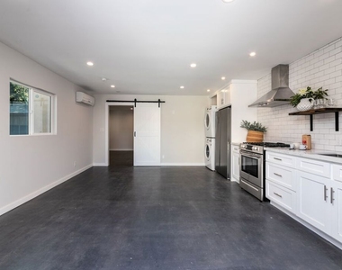 2528 Clyde Ave - Photo Thumbnail 5