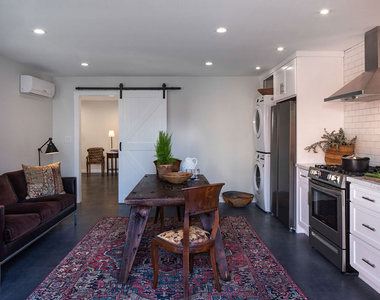 2528 Clyde Ave - Photo Thumbnail 3