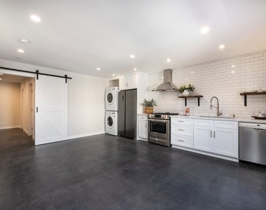 2528 Clyde Ave - Photo Thumbnail 4