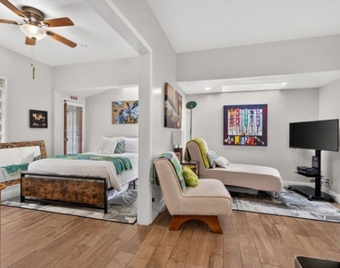 8936 Wonderland Avenue - Photo Thumbnail 18