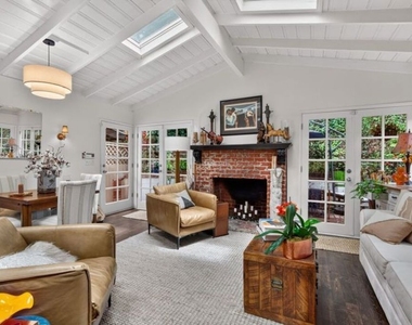 8936 Wonderland Avenue - Photo Thumbnail 2