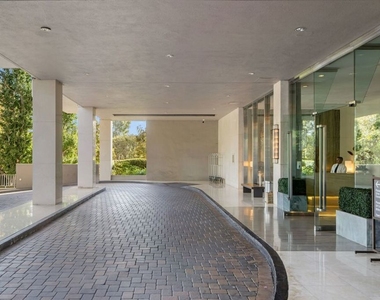 875 Comstock Avenue - Photo Thumbnail 12