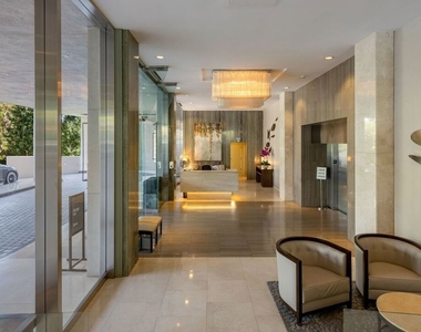 875 Comstock Avenue - Photo Thumbnail 13