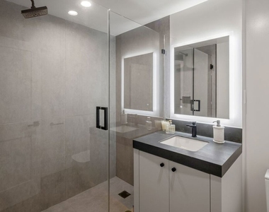 875 Comstock Avenue - Photo Thumbnail 10