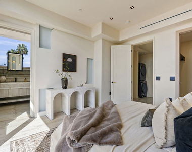 1021 N Ogden Drive - Photo Thumbnail 12
