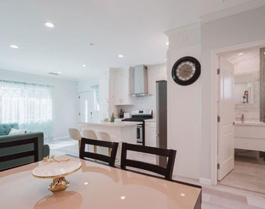 9620 Woodale Avenue - Photo Thumbnail 53