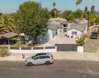 9620 Woodale Avenue - Photo Thumbnail 10