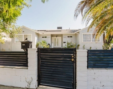 9620 Woodale Avenue - Photo Thumbnail 69