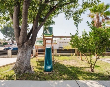 9620 Woodale Avenue - Photo Thumbnail 60