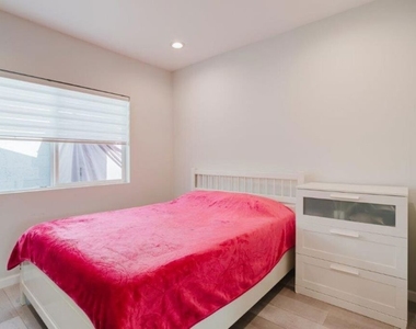 9620 Woodale Avenue - Photo Thumbnail 56