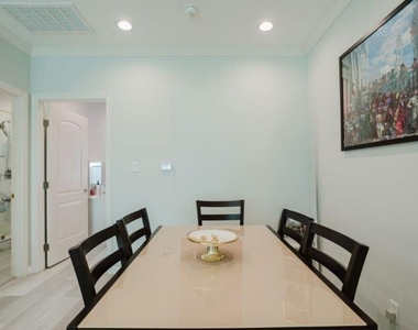 9620 Woodale Avenue - Photo Thumbnail 73
