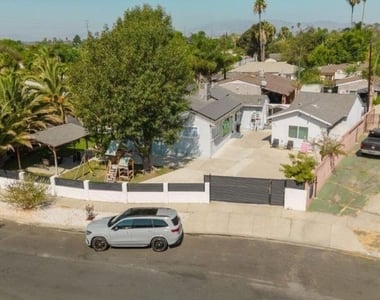 9620 Woodale Avenue - Photo Thumbnail 1