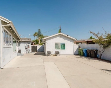 9620 Woodale Avenue - Photo Thumbnail 42