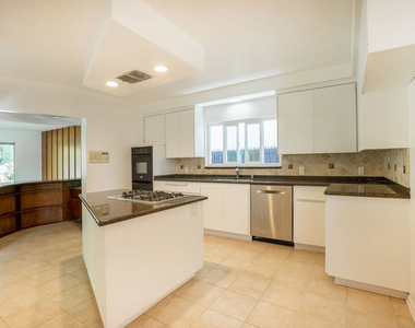 6125 Bedford Avenue - Photo Thumbnail 10