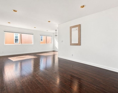 843 4th Street - Photo Thumbnail 2