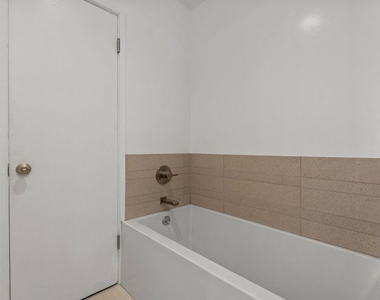 843 4th Street - Photo Thumbnail 8