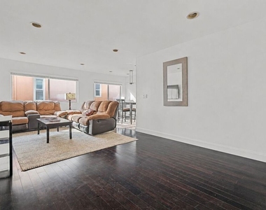 843 4th Street - Photo Thumbnail 5